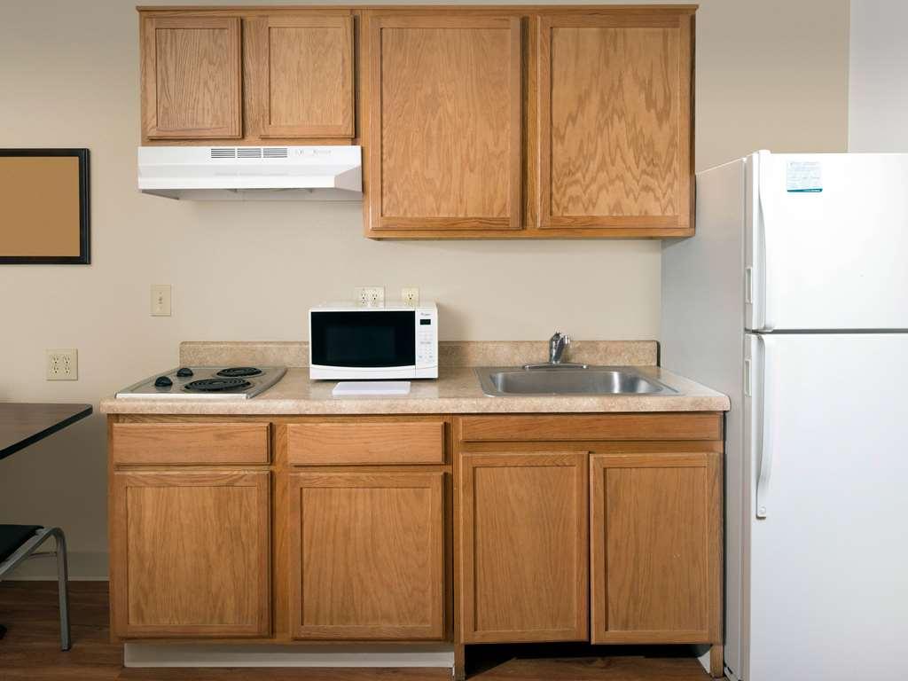 Extended Stay America Select Suites - Kansas City - South - I-49 객실 사진