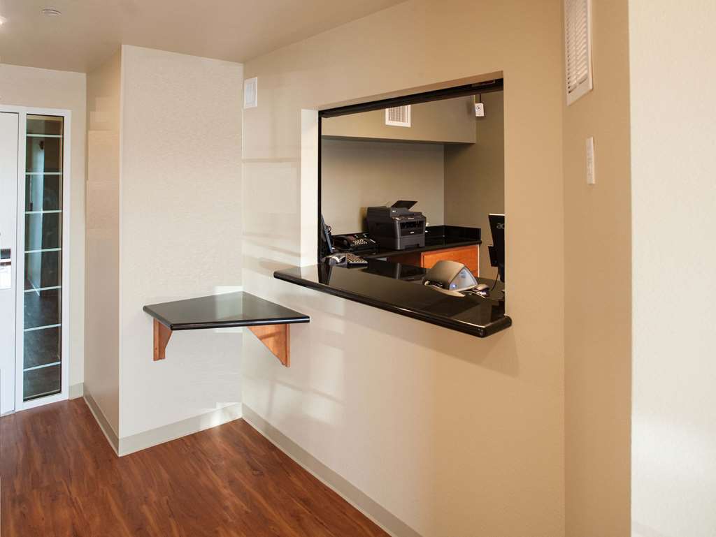 Extended Stay America Select Suites - Kansas City - South - I-49 내부 사진